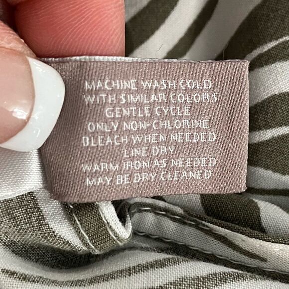 Chico’s  Zebra Print Top  Sz Large - Picture 8 of 8